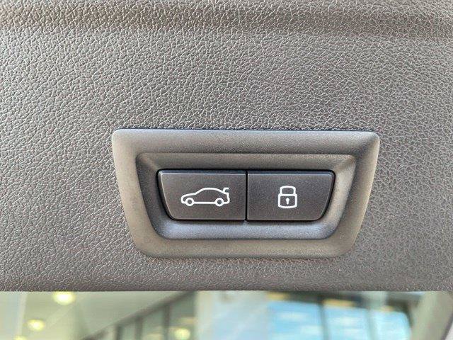 Used 2025 BMW X6 M60i AWD/4WD image 39