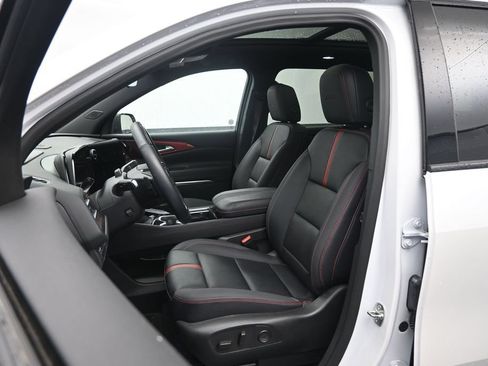 Used 2024 Chevrolet Traverse RS AWD/4WD image 21