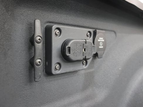 Used 2024 RAM 2500 Laramie AWD/4WD image 30