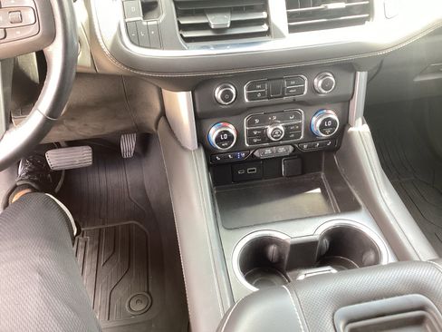 Used 2023 GMC Yukon XL SLT RWD image 18