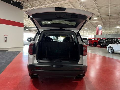 Certified 2023 GMC Acadia SLE w/ Driver Convenience Package image 14