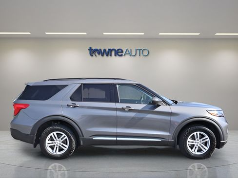 Used 2022 Ford Explorer XLT AWD/4WD image 7
