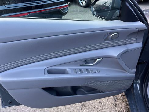 Used 2025 Hyundai Elantra SEL image 20