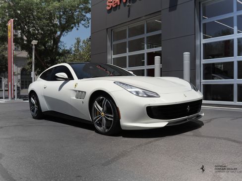 Certified 2018 Ferrari GTC4Lusso AWD/4WD image 8