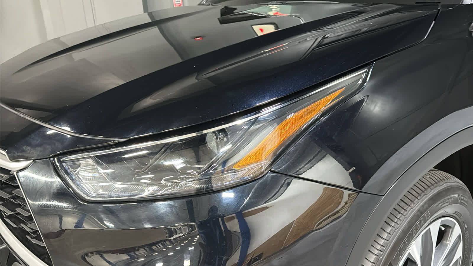Used 2023 Toyota Highlander XLE AWD/4WD image 7