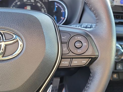 Used 2024 Toyota RAV4 SE image 6