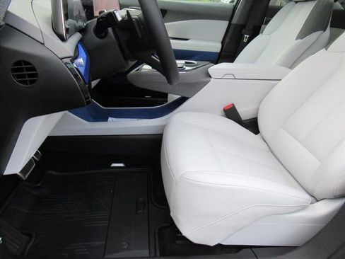 New 2026 Cadillac Optiq Luxury 1 image 16