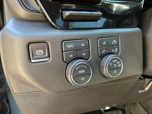 Used 2025 Chevrolet Silverado 2500 ZR2 w/ Technology Package AWD/4WD image 18