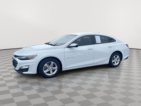 Certified 2022 Chevrolet Malibu LT image 1