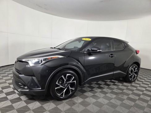 Used 2019 Toyota C-HR XLE image 7