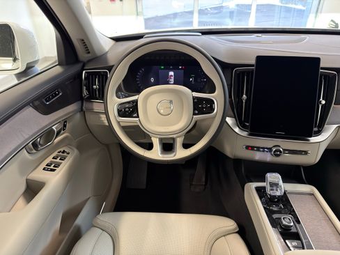 New 2026 Volvo XC90 T8 Ultra w/ Protection Package Premier image 20