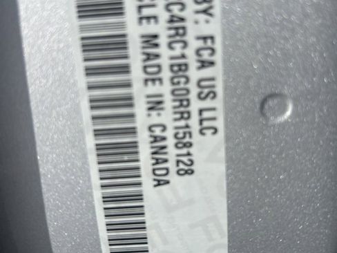 Used 2024 Chrysler Pacifica Touring-L image 47