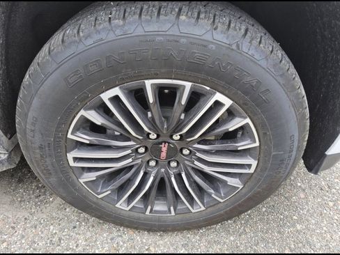 Used 2025 GMC Yukon XL Elevation RWD image 5