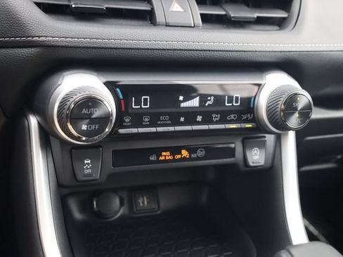 Used 2025 Toyota RAV4 XLE FWD image 19