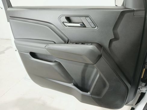 Used 2024 Chevrolet Colorado LT w/ LT Convenience Package III AWD/4WD image 32