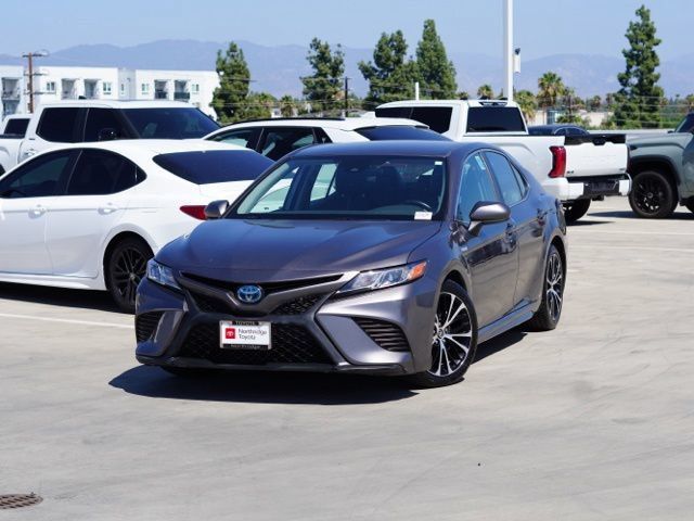 Used 2020 Toyota Camry SE FWD image 5