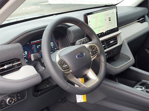 New 2026 Ford Explorer Active w/ Active Comfort Package image 10