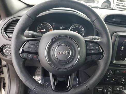 Used 2022 Jeep Renegade Altitude w/ Convenience Group AWD/4WD image 19