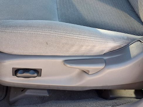 Used 2003 Ford Taurus SE image 4