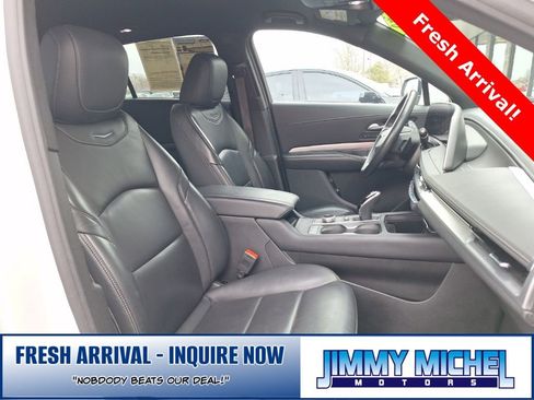 Used 2024 Cadillac XT4 Premium Luxury image 15