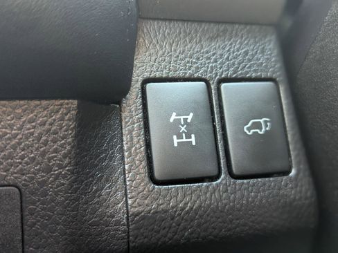 Used 2017 Toyota RAV4 XLE image 24