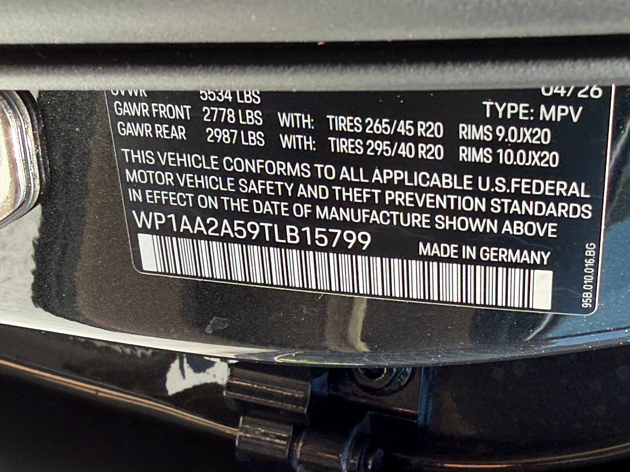 Used 2026 Porsche Macan AWD/4WD image 32