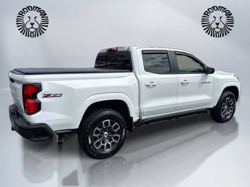 Used 2023 Chevrolet Colorado Z71 w/ Z71 Convenience Package 2 AWD/4WD image 6