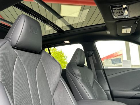 Certified 2026 Lexus TX 500h AWD w/ Technology Package image 19