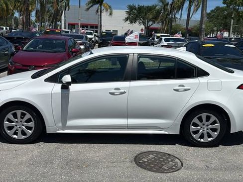 Used 2023 Toyota Corolla LE FWD image 4
