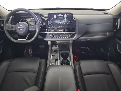Used 2024 Nissan Pathfinder SL w/ Black Appearance Package FWD image 11