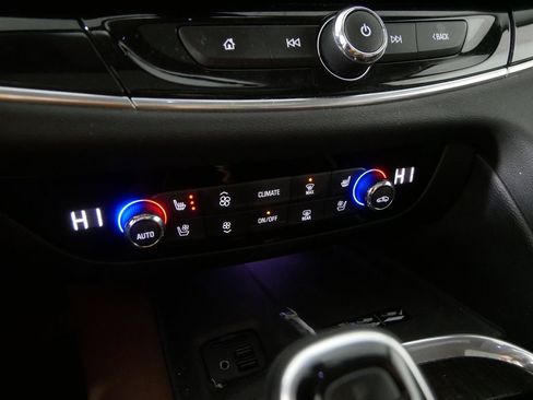 Used 2020 Buick Enclave Avenir w/ Avenir Technology Package image 28