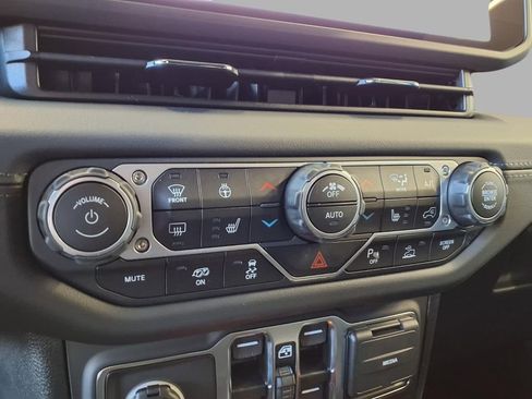 New 2025 Jeep Wrangler Unlimited Rubicon 392 image 10