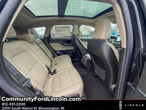 New 2026 Lincoln Corsair Premiere image 23