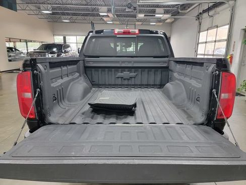 Used 2021 Chevrolet Colorado Z71 w/ Z71 Midnight Edition AWD/4WD image 35