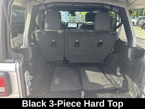Used 2024 Jeep Wrangler Unlimited Sport AWD/4WD image 29