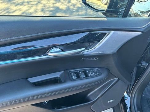 Certified 2025 Cadillac XT5 Premium Luxury image 12