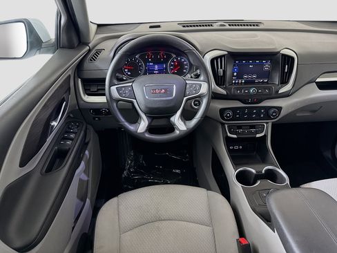 Used 2022 GMC Terrain SLE image 17