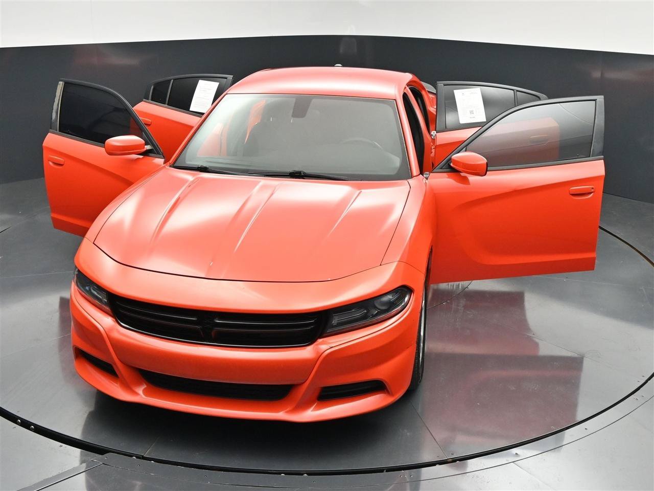 Used 2018 Dodge Charger SXT RWD image 36