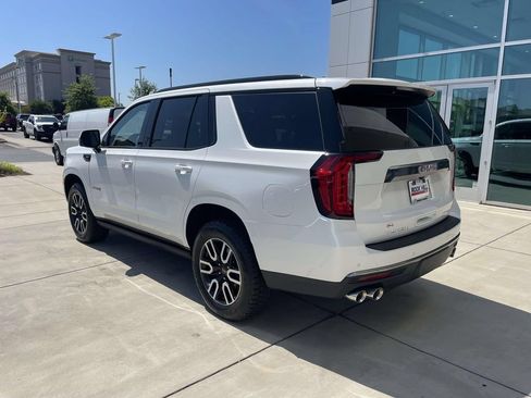 Used 2023 GMC Yukon AT4 w/ AT4 Premium Package AWD/4WD image 9