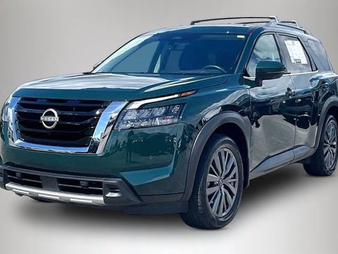 Certified 2025 Nissan Pathfinder SL w/ SL Premium Package image 2