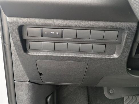 New 2025 Mitsubishi Outlander ES image 16