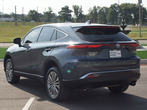 Used 2021 Toyota Venza Limited image 17