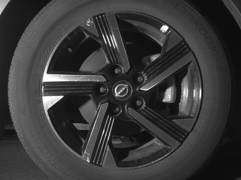 Used 2025 Nissan Sentra SV image 13