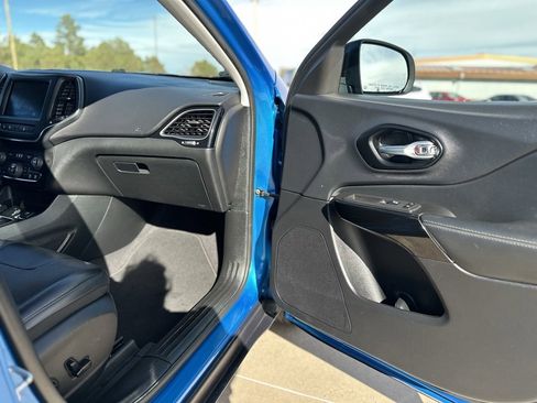 Used 2023 Jeep Cherokee Altitude Lux image 9