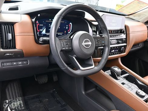 Used 2024 Nissan Pathfinder Platinum AWD/4WD image 14