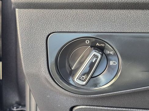 Certified 2023 Volkswagen Tiguan SE R-Line FWD image 27
