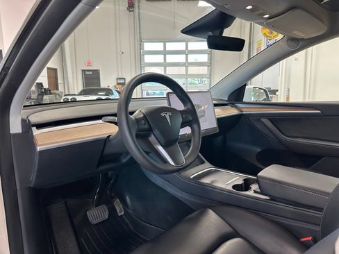Used 2023 Tesla Model Y Long Range AWD/4WD image 15