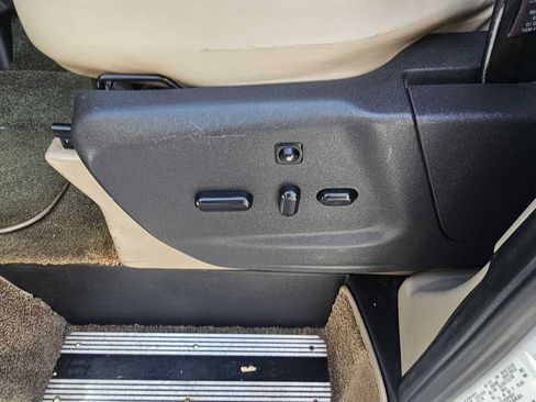 Used 2016 Ford Transit 150 XLT RWD image 17