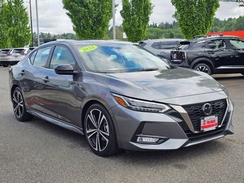 Used 2023 Nissan Sentra SR w/ SR Premium Package FWD image 3