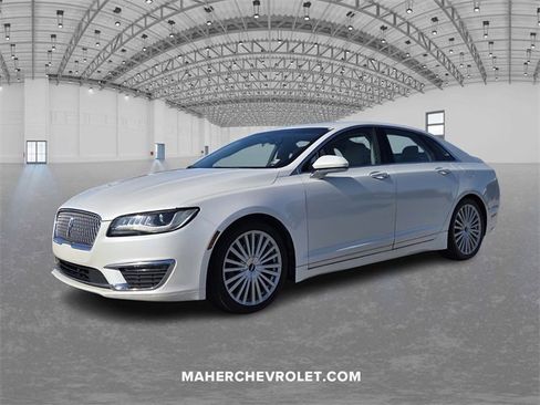 Used 2017 Lincoln MKZ Reserve image 3